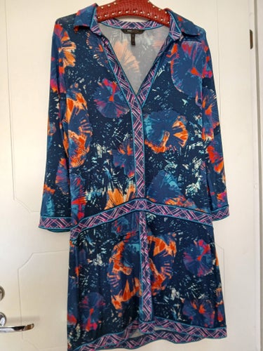 BCBG MAXAZRIA flerfärgad klänning, storlek M hippie