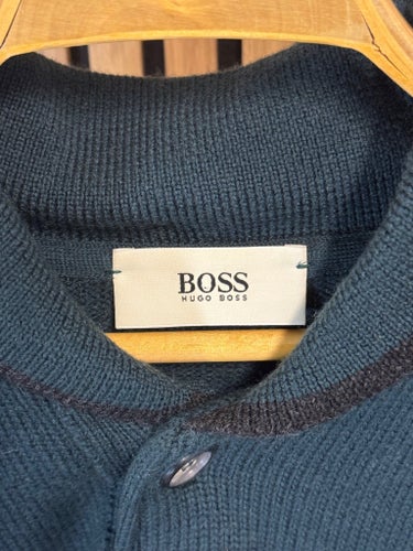 Vintage Hugo Boss stickad tröja i ren ny ull – stl 52