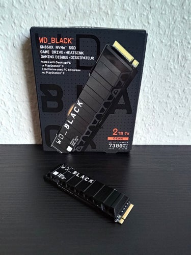 2TB WD Black SN850X NVMe M.2 SSD med heatsink