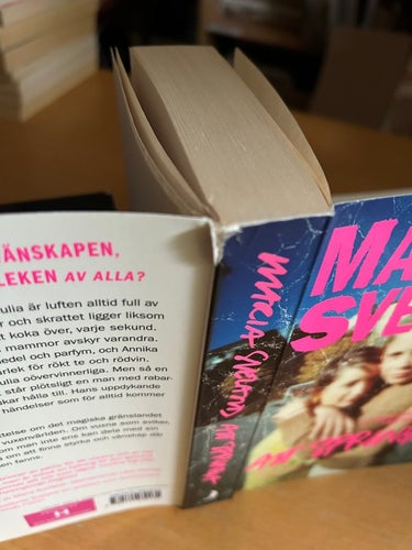 Att springa av Maria Sveland, bok, fine plus