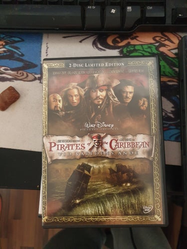 Pirates of the Caribbean: Vid världens ände (2-Disc Limited Edition)