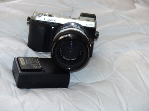 Panasonic Lumix DMC-GX7 + superskarp Micro Nikkor 55mm f3,5 + adapter Nik F-m4/3