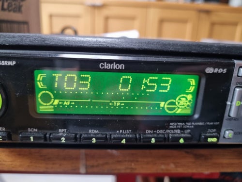 Clarion DXZ558RMP CD/MP3/WMA-mottagare med fjärrkontroll och manual