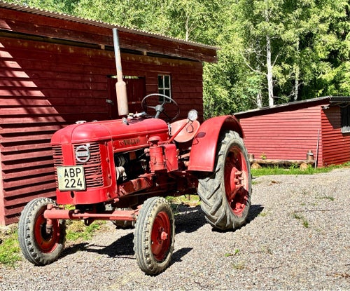 Old school Traktor T22-48