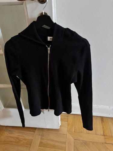 Weekday tight ribbed zip hoodie (ny utan lappar kvar)