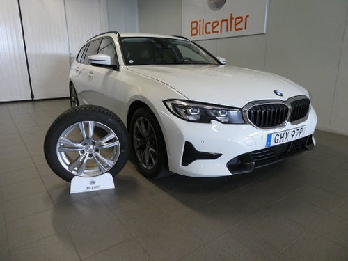 BMW 320d xDrive Touring Sport line Aut-Drag-Navi-Rattvärme-Adaptiv-SoV