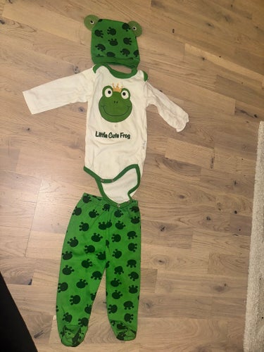 Grodset med Body, Byxor och Mössa
