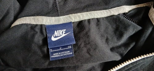 16 plagg Klädpaket Svart, Vit Strl 36/S. Nike, H&M, Nelly, prettylittlething