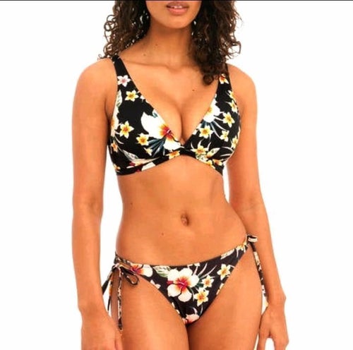 Ny bikini Freya S lappar kvar ny med tags