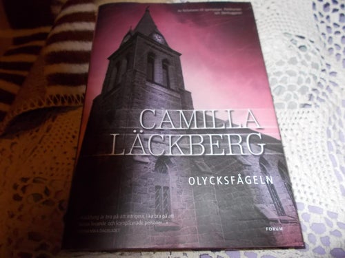 EN INBUNDEN BOK CAMILLA LÄCKBERG OLYCKSFÅGELN