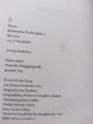 Brödraskapet av Robyn Young. bok. Very Fine plus