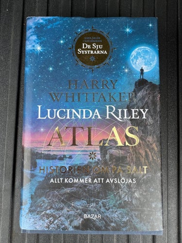 Atlas: Historien om Pa Salt av Lucinda Riley och Harry Whitaker inbunden