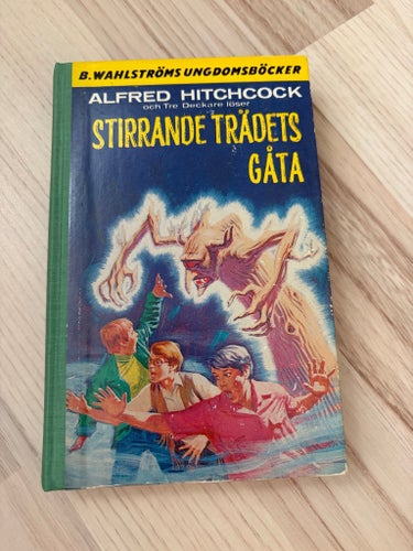 Tre deckare löser stirrande trädets gåta