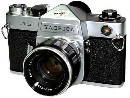 Yashica J3. Enögd spegelreflexkamera med objektiv.