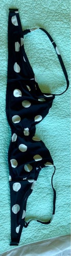 Lindex svart/vita prickar bikiniöverdel, storlek 90C
