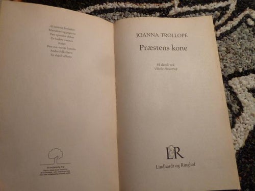 PRÆSTENS KONE, JOANNA TROLLOPE, ROMAN, 2000, BOG, BOK PÅ DANSKA