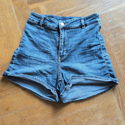Snygga korta shorts med hög midja stl. 36