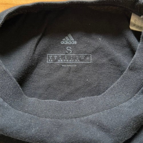 Adidas svart t-shirt