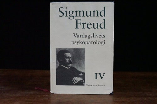 Samlade skrifter vol 4, Vardagslivets Psykopatologi, Sigmund Freud (psykoanalys)