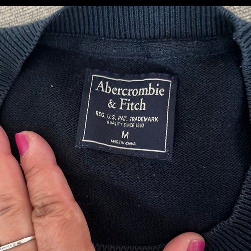 Abercrombie & Fitch mörkblå tröja, storlek M