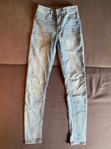 H&M blåa jeans, storlek 36, lite skinny-modell