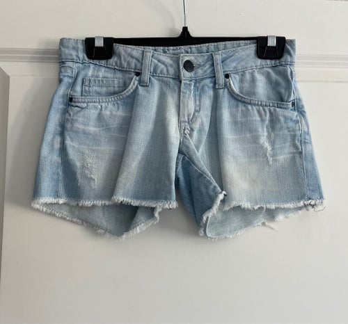 Never Denim ljusblå shorts, storlek XS