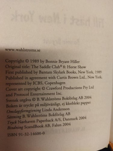 Till häst i New York av Bonnie Bryant. bok. Very Good plus
