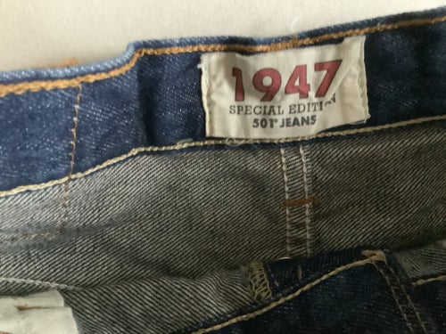 Levi's 501 blå shorts, storlek W30 som M men se måtten.