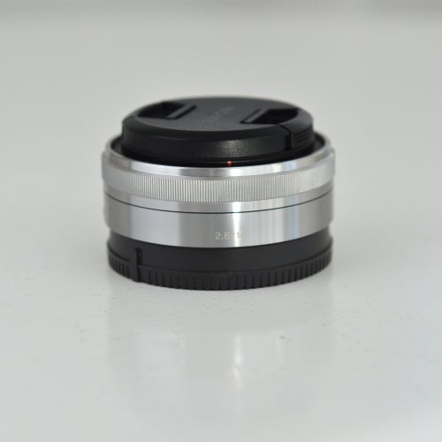 SONY SEL16F28 16mm f/2.8 -