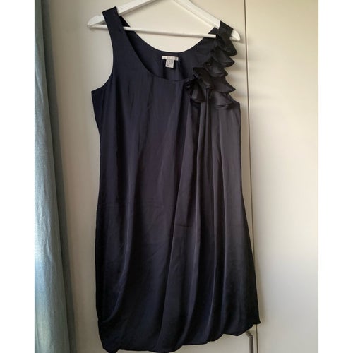 Underbar H&M svart klänning i satin, storlek 40