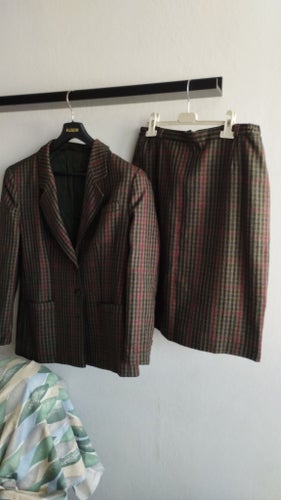 Vintage dräkt i 100% ren ny ull – Rutig (Stl 38)