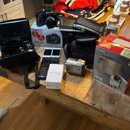 Canon EOS 750D systemkamera