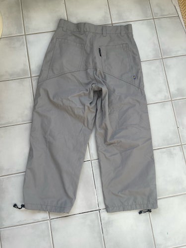 Fjällräven gråa byxor, storlek 36/34