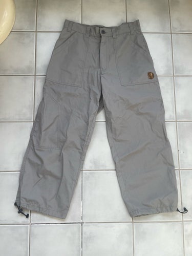 Fjällräven gråa byxor, storlek 36/34