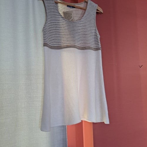 Från Järvsö Lincafé, vit/beige Topp i lin.