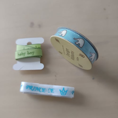 3 band med pojktema.