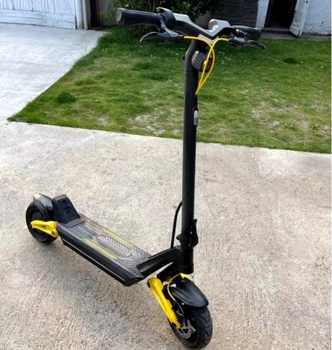 1800W-48V-20Ah hopfällbar elektrisk skoter med LCD display, 10" däck, 55-60 km/h