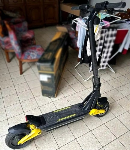 1800W-48V-20Ah hopfällbar elektrisk skoter med LCD display, 10" däck, 55-60 km/h