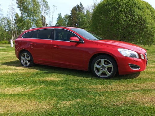 Fräsch Volvo V60 D3 Momentum 2013 Årsm