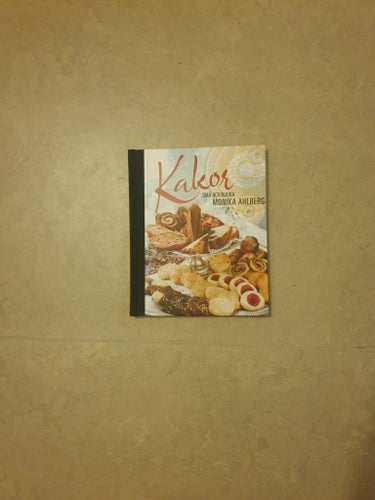 Bakbok."Kakor: Små och mjuka" av Monika Ahlberg.