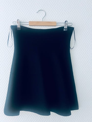 Zara svart kjol, storlek M