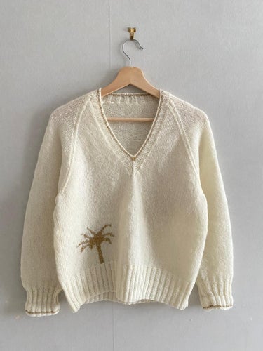 Vintage Handstickad Vit tröja med guld detalj, M