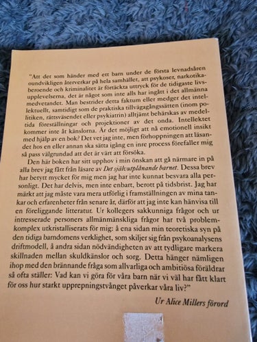I begynnelsen var uppfostran av Alice Miller, okänt publiceringsår
