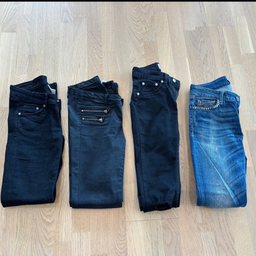 Jeanspaket med fyra par i strl ca XS, 170, Replay i strl 26
