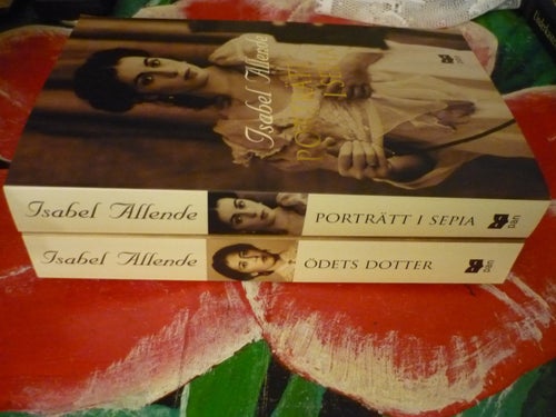 BOK, 2 STYCKEN BÖCKER AV ISABEL ALLENDE, ÖDETS DOTTER, PORTRÄTT I SEPIA