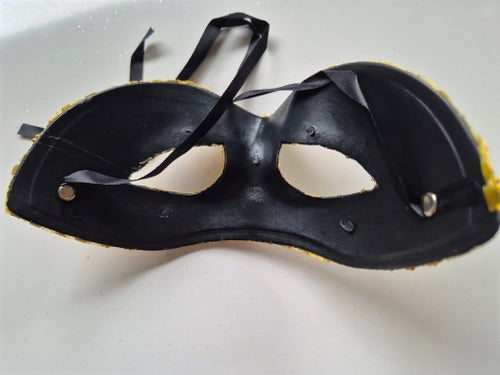 Mask maskerad maskeradmask utklädningskläder halvmask RÖD Halloween **