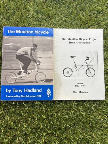 Moulton Bicycle bok + jubileumsbroschyr Tony Hadland & Alex Moulton