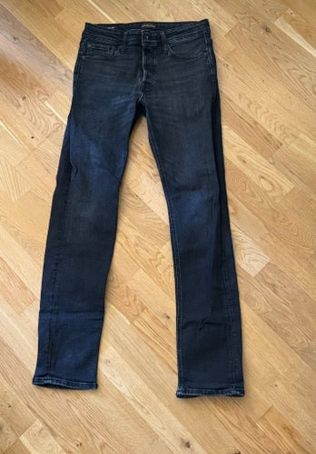 JACK&JONES svart jeans W28 L32