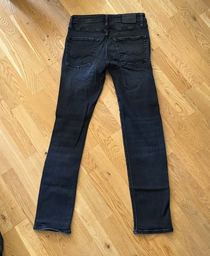 JACK&JONES svart jeans W28 L32