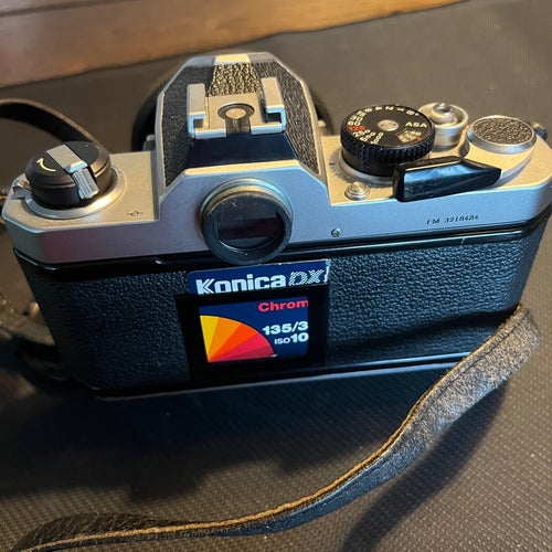 Nikon Autoreflex T med 50mm 1:1.8 objektiv